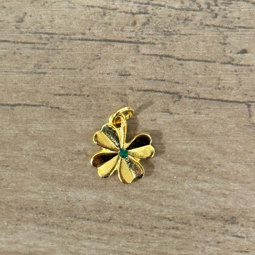 Handmade Chain Bracelet with Vintage Four Leaf Clover Charm - Picture 4 of 9